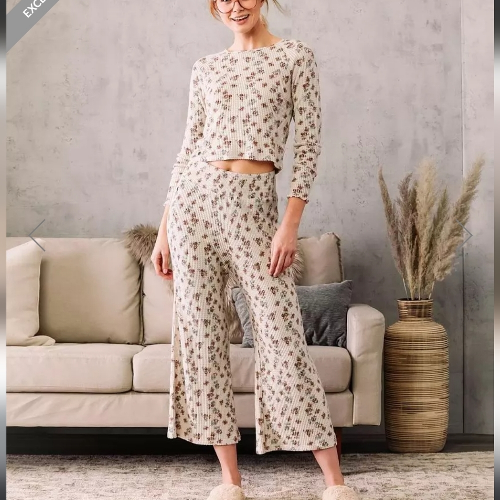 Waffle knit wide legged cropped pant